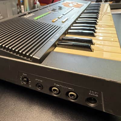 Casio MT-520 Casiotone 49-Key Synthesizer 1980s - Black image 2