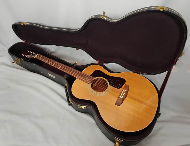 Guild USA F-30 Standard w/ Hard Case - 1976 - Natural image 1