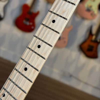 Tom Anderson Icon Classic - Big Sparkle Candy Apple Blue In Distress Level 1 - Custom Shop Stratocaster image 10