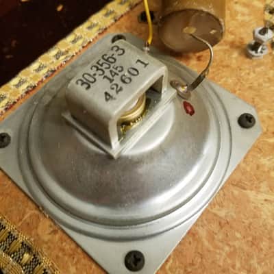 Audiomatic Empty vintage MCM speaker cabinet for 8" driver 1956 - gold woven cloth grill and alligator skin Tolex image 11