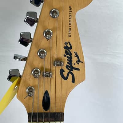 Squier Stratocaster with Rosewood Fretboard 1992 - 1996 - Torino Red image 5