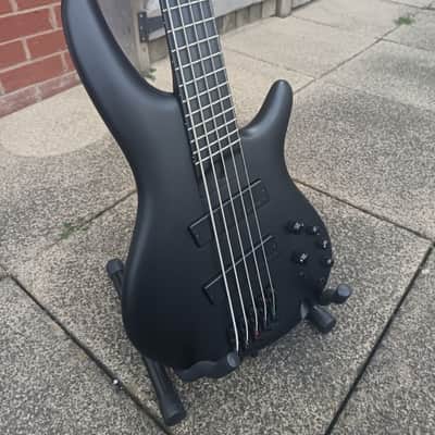Ibanez SRMS625EX-BKF Iron Label Multi-Scale Soundgear 2021 - Present - Black Flat image 1