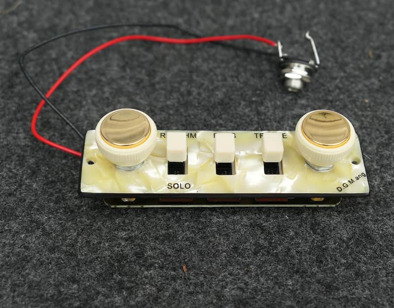 Hofner HCT500/1 Beatle Violin Bass Pearloid Control Plate With H909/15 Tea Cup Knobs & CUSTOM Cream Switches image 1