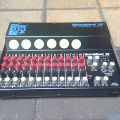 MIDIMan MicroMixer 18 18-channel mixer (12 channel + 3 stereo pairs) ultra compact low profile mixer image 2