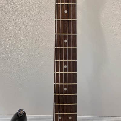 Squier Standard Stratocaster HSS Black and Chrome with Laurel Fretboard 2018 - Black image 3
