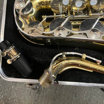 Yamaha YAS-23 Alto Saxophone, with case and mouthpiece. image 2