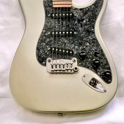 G&L LEGACY 2005 - Light Metallic Lacquer image 2