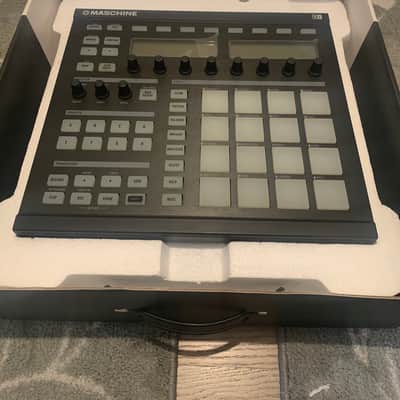 Native Instruments Maschine MK1 MIDI Controller + License ID Transfer & Software image 4