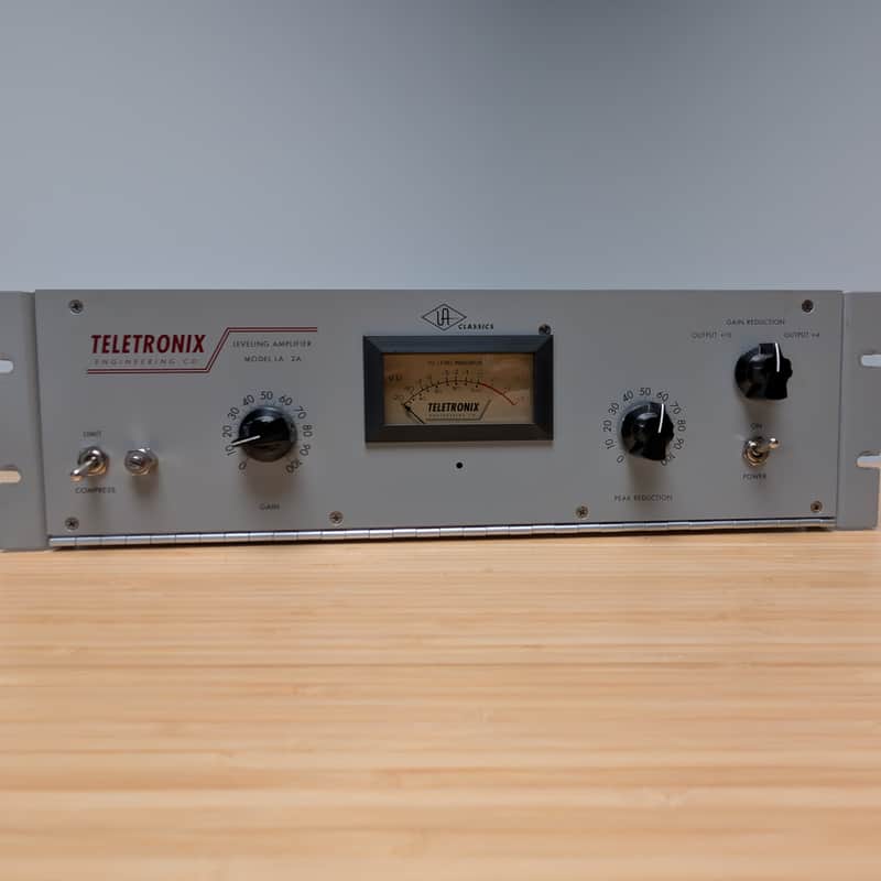 Universal Audio LA-2A Leveling Amplifier / Optical Compressor 2000 - Present - Gray image 1