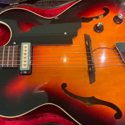Guild T-100 Slim Jim with Single Coil 1965 - 1973 - Sunburst image 5