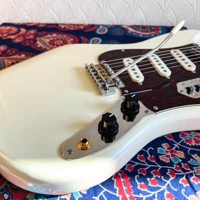 Squier Paranormal Cyclone, Pearl White Upgraded 18:1 Kluson Tuners, Pure Tone Jack & gig bag image 8