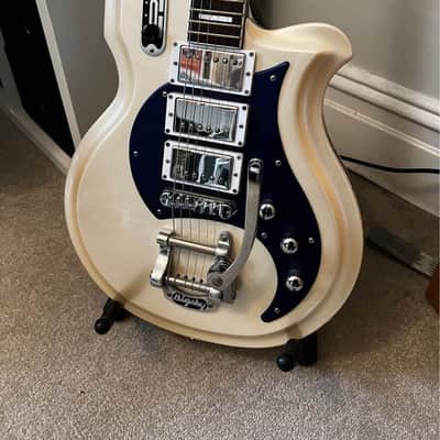 Farida Freddie Cowan from  “The Vaccines” Signature 2013 - Pearl White image 1