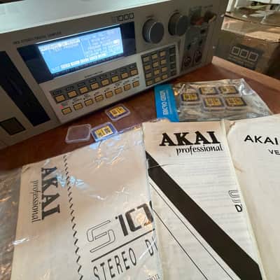 Immaculate AKAI S1000 MIDI Stereo Digital Sampler w 32MB RAM Maxed, Factory Level 4M Mod, New PSU, ZuluSCSI 2026 USB-C, 20x16GB SD cards, Analog & Digital synth/drum libraries, Original Box, English & Japanese Manuals - (1989) image 11