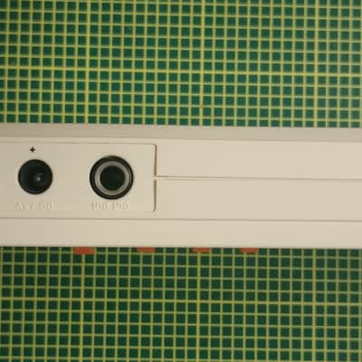 Casio PT-30 31-Key Mini Synthesizer 1980s - White image 2