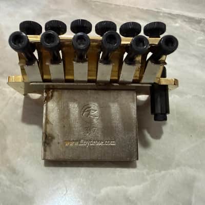 Tremolo floydrose in gold image 3