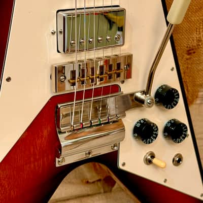 Gibson Custom Shop '67 Reissue Flying V 2002 - Sunburst imagen 19