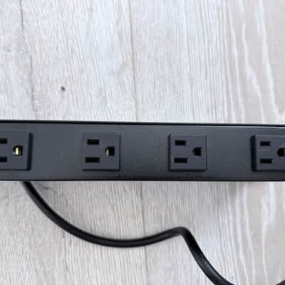CyberPower CPS1215RMS Surge Protector & Power Strip Bild 3