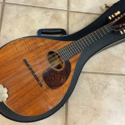 1918 C.F. Martin A-K Flamed KOA Mandolin with case image 2