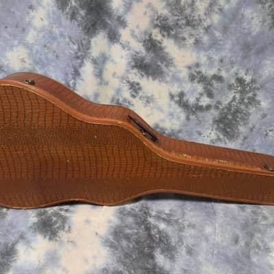 Vintage RARE 1955 to 1966 Gibson Branded Faux Alligator Exterior Brown Interior J45 J50 Soft Shell Guitar Case image 2