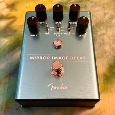 Fender Mirror Image Delay-Soundscapes, Slapback, Double tracking, Modulation. image 1