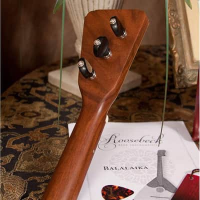 Includes: Roosebeck Deluxe Prima Balalaika W/ Padded Gig Bag + Snark Clip-on Chromatic Tuner image 5