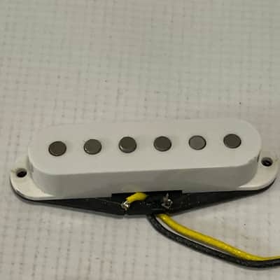 2000's Made in U.K. IronGear VTG 6TS Stratocaster White Single Coil Middle Guitar Pickup image 2