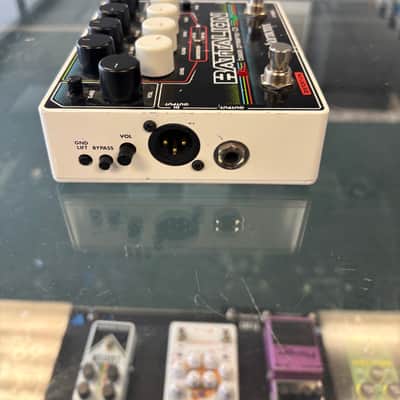Electro-Harmonix Battalion Bass Preamp/DI 2017 - Present - Black Graphic image 3