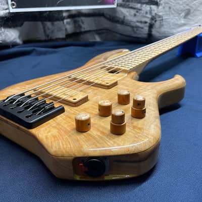 Skjold Wyvern David Dyson Signature Model #3 of 25 5-string Bass image 8