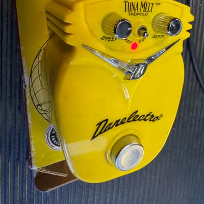 Danelectro Tuna Melt Tremolo 2010s - Yellow/ in box / Guitar Pedal //ARMENS// image 1