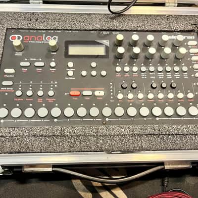 Elektron Analog 4 voices synthetizer image 2