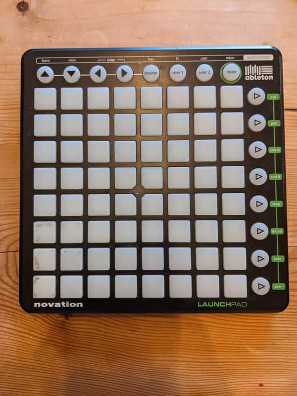 Novation Launchpad MKI Pad Controller 2009 - 2014 - Black image 1