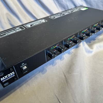 ART MX225 Stereo Dual-Source 5-Zone Distribution Mixer Bild 5