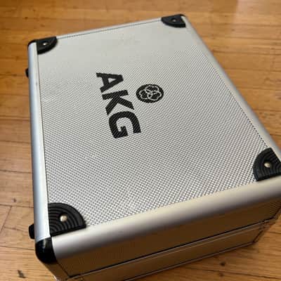 AKG C414 XLII Large Diaphragm Multipattern Condenser Microphone 2010s - Black image 9