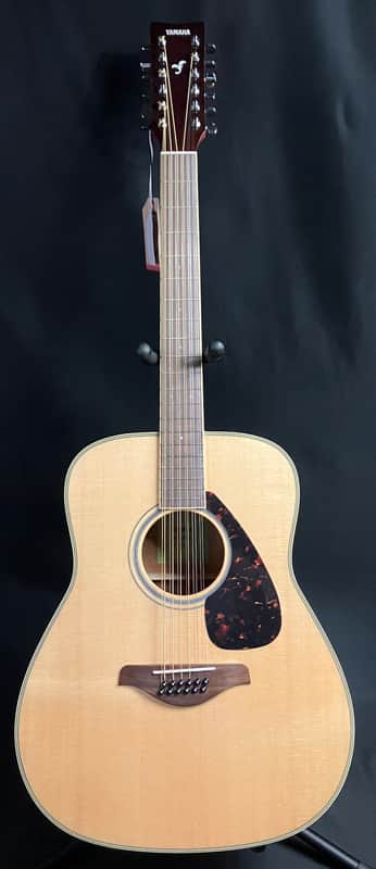 Yamaha FG820-12