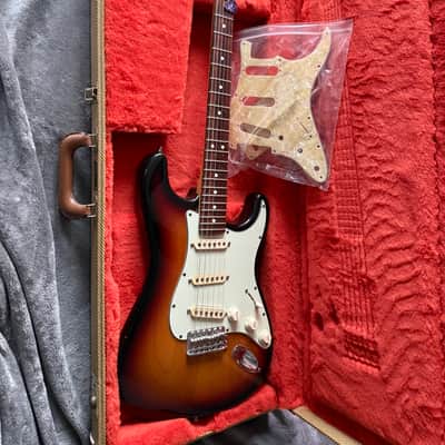 Fender Bonnie Raitt US Signature Stratocaster 1995 - 2002 - 3-Color Sunburst image 4