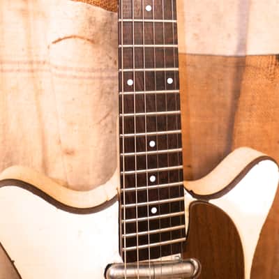 Danelectro  Deluxe Triple Shorthorn DC-3 6038 1959 White image 5