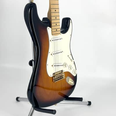 2014 Fender 60th Anniversary Commemorative American Stratocaster – 2 Tone Sunburst image 6