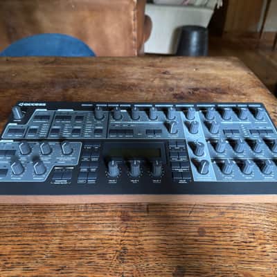 Access Virus TI2 Desktop - As new condition, boxed image 2