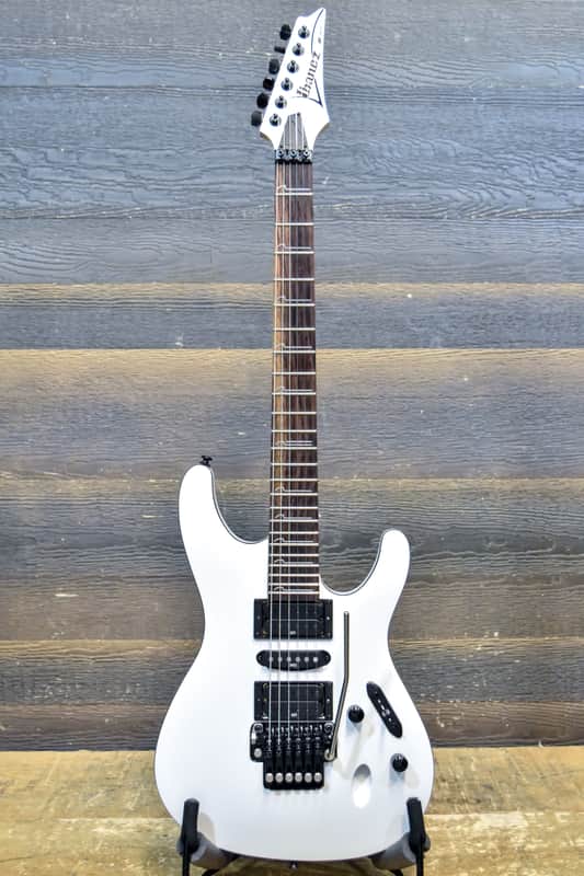 Ibanez S570B S-Series HSH Infinity Pickups White El. Guitar w/Bag