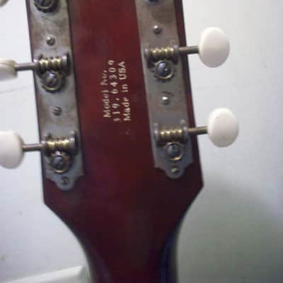 Silvertone 319 1960 - Sunburst image 10