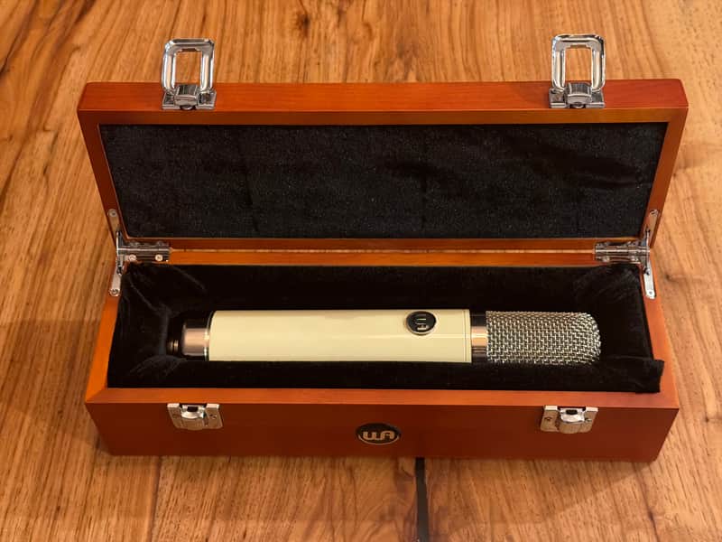 Warm Audio WA-251 Large Diaphragm Multipattern Tube Condenser Microphone
