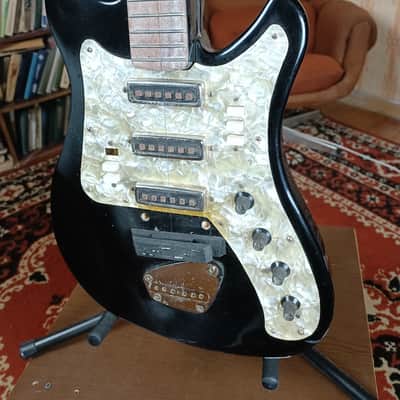 Aelita USSR Vintage Soviet Electric Guitar 335 Jaguar Strat Jazz image 4