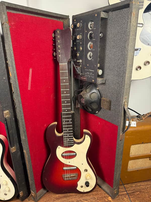 Silvertone 1457 with Case Amp 1965 - Red Burst image 1