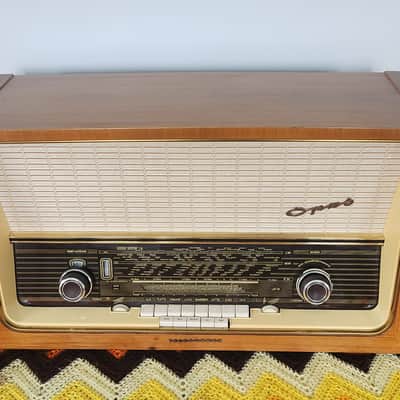 1958 Telefunken  Opus 9 - Nussbaum finish - very clean - 6 speakers - all tube image 2