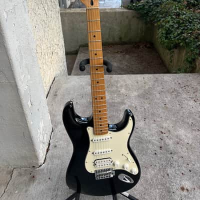 Fender Standard Stratocaster HSS Maple Neck 2010 - Black image 5
