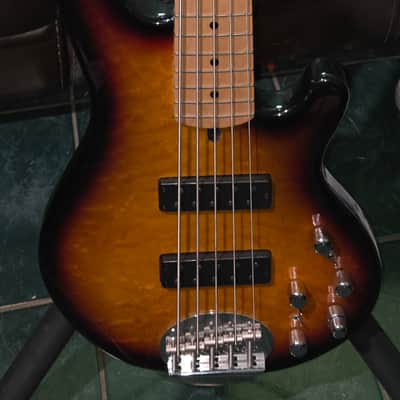 Lakland 55-01 Deluxe 90's - 3 tone burst over quilted maple image 3