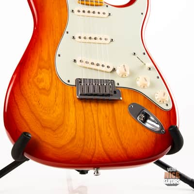 Fender Custom Shop Deluxe Stratocaster 2010 image 3