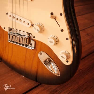 Fender 50th Anniversary Stratocaster Sunburst 2004 image 12