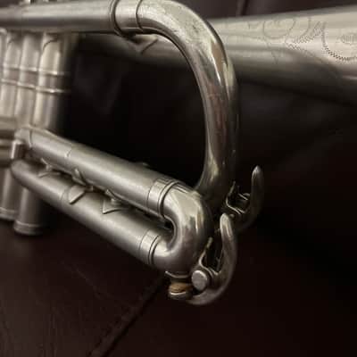 Conn Victor (model 4A) Bb and A cornet (1923) SN 199151 (Silver plated) (very rare) (opera glass - micro tuner)(professional) image 10