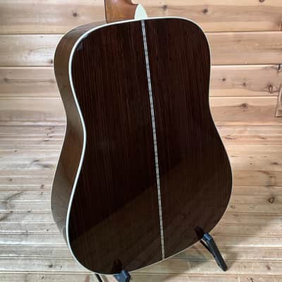 Martin D-28 Acoustic Guitar - Natural image 4